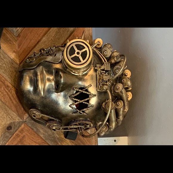 Made by plastic - Picture 6 of 7